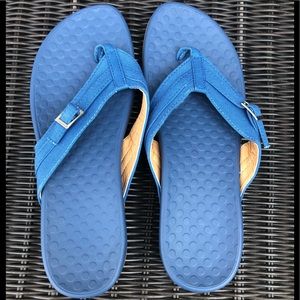 NWOT Women’s Blue Cloth Sandal